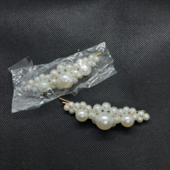 IVORY PEARL CLIP ON BARETTES  PAIR  GLAM PROM BOHO WEDDING SPRING DRESSY - Picture 2 of 9